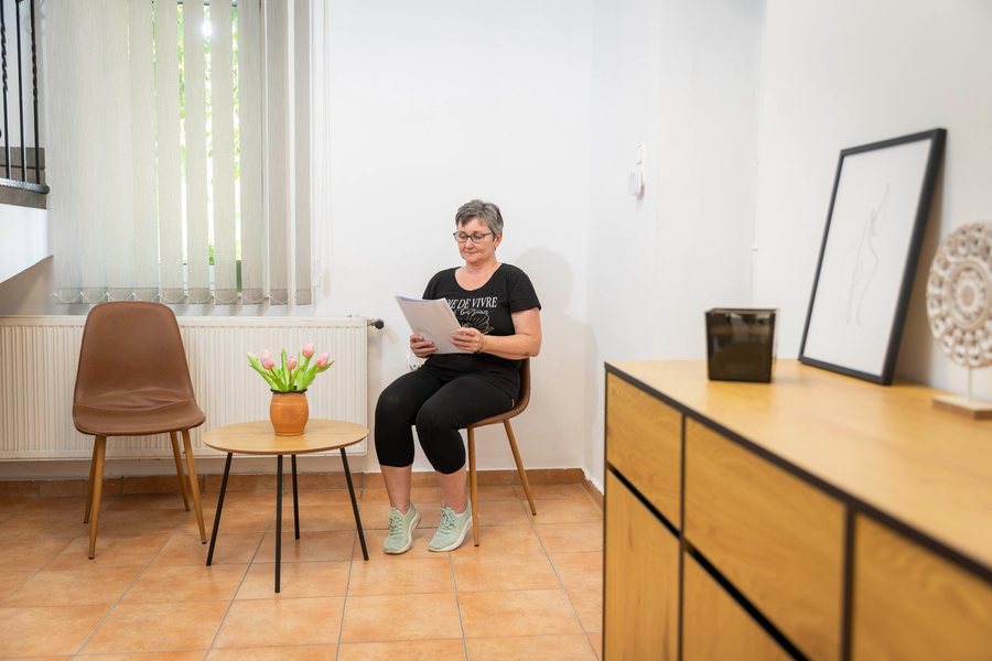 Nyugtató, növényekkel díszített tér